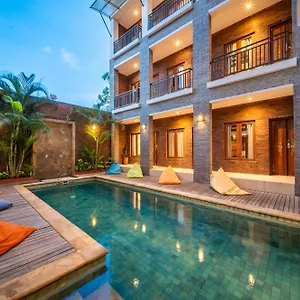 Bed & Breakfast Gelatik Seminyak